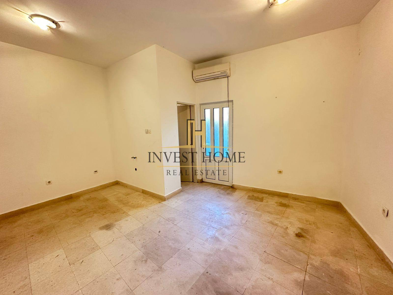 Poslovni prostor, Risan, 24m2