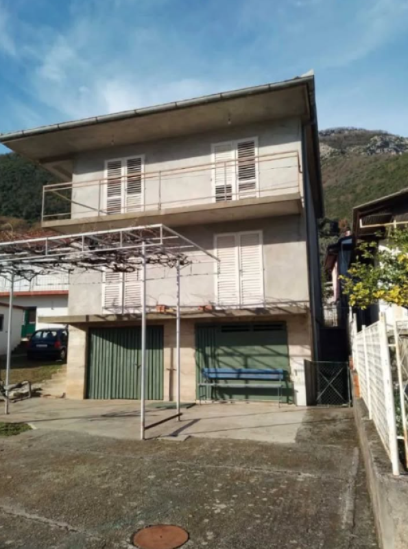 Дом в Baosici, 210 m²