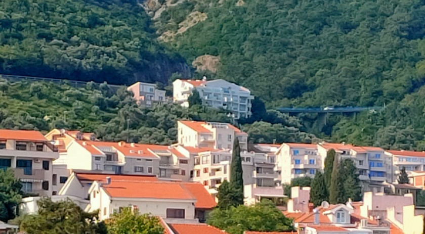 Three bedroom apartment in the resort village of Petrovac