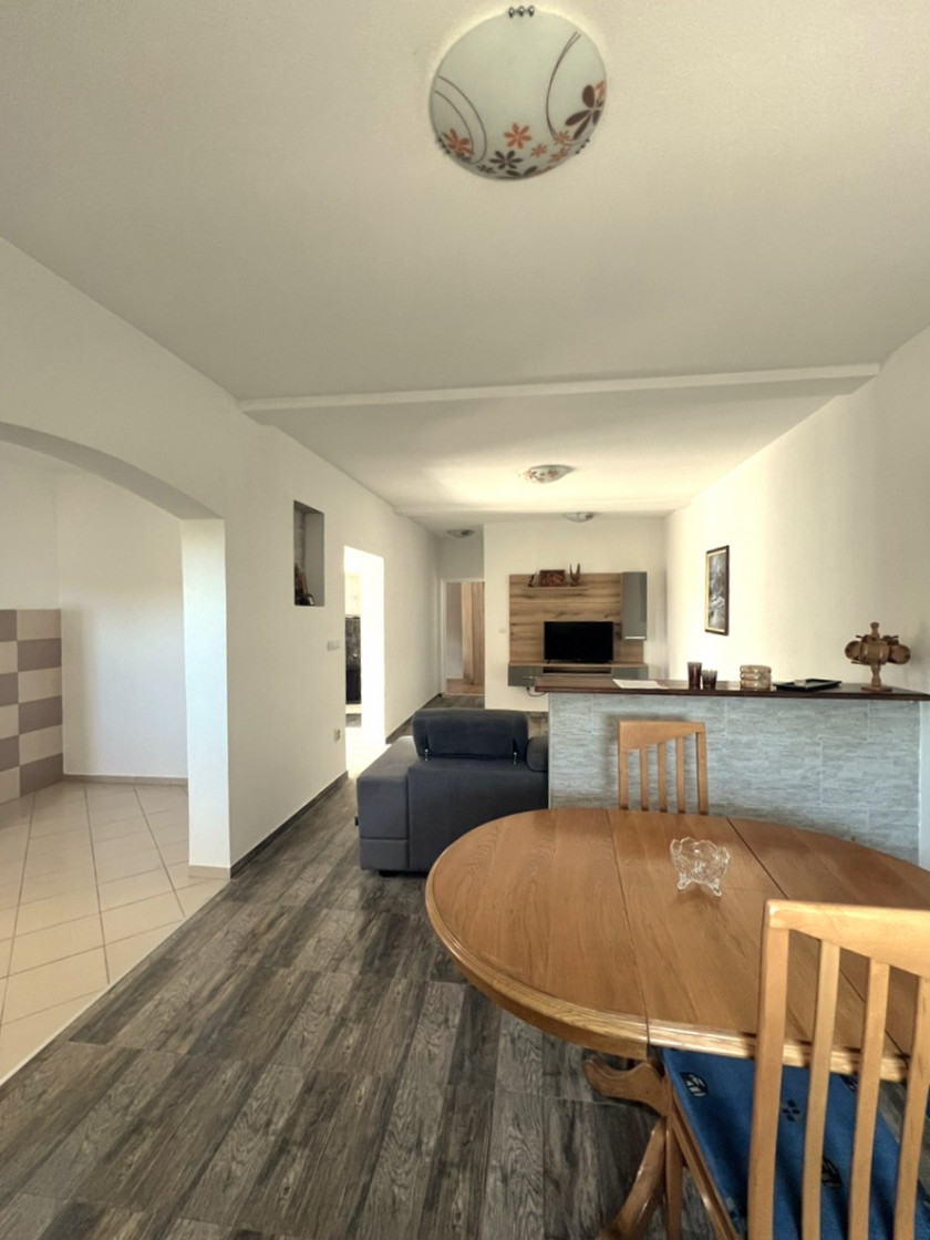 Iznajmljujem Stan-Apartman, Bjeliši