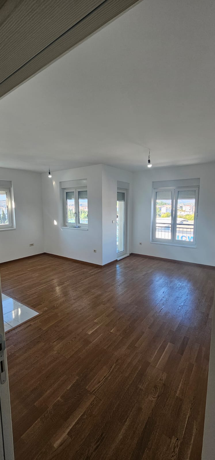 Two-bedroom Apartment Unfurnished , For Rent , 70m² + garage