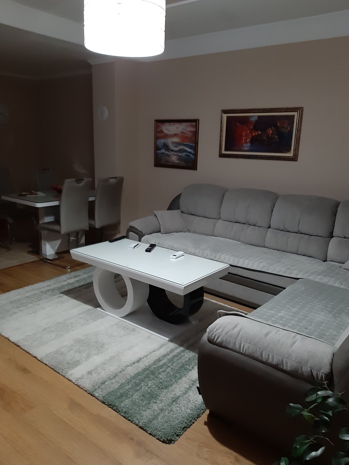 Apartment For Sale, Bar