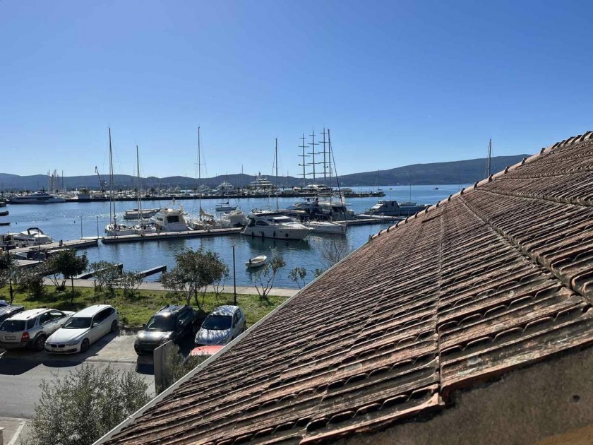 Donja Lastva Tivat - house for reconstruction. 10 meters from the sea