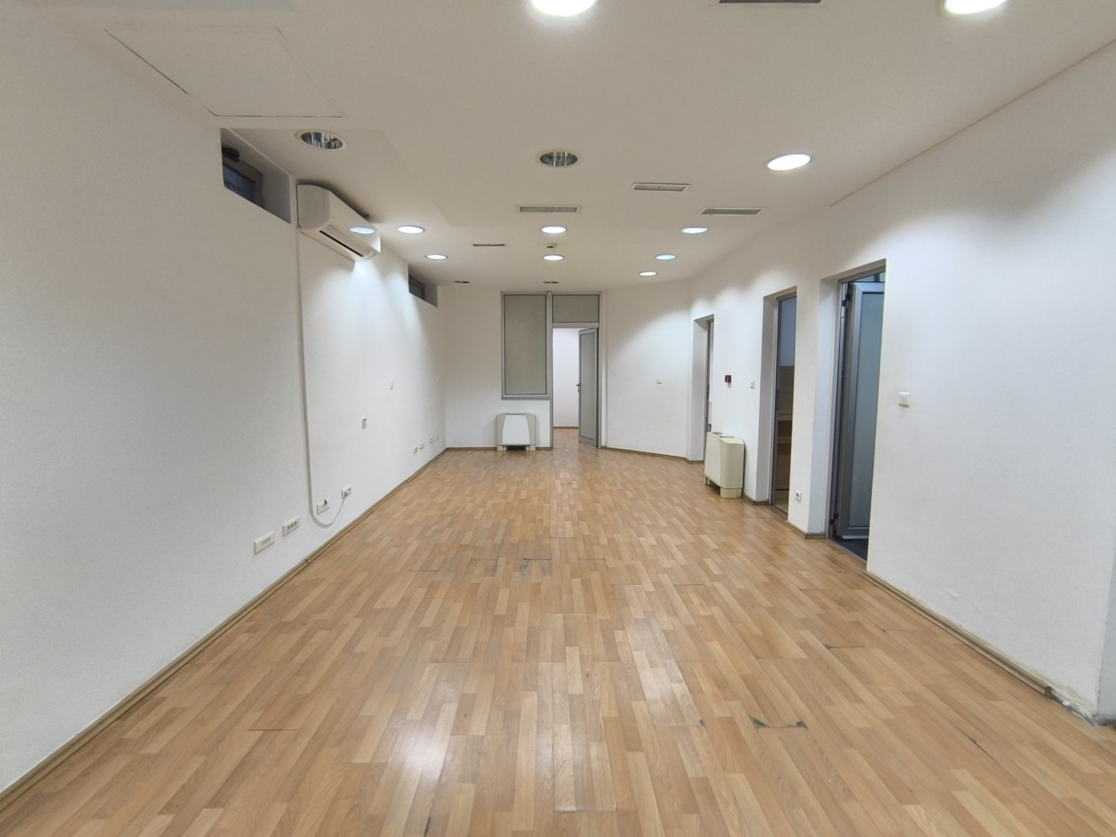 Commercial Property For Rent, Preko Morače