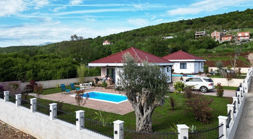 New complex of villas in the suburbs of Budva