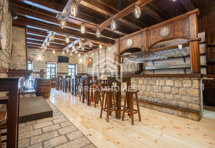 IZDAVANJE – RESTORAN | CENTAR – NJEGOŠEV PARK (KOD GODOTFELASA), PODGORICA | 180