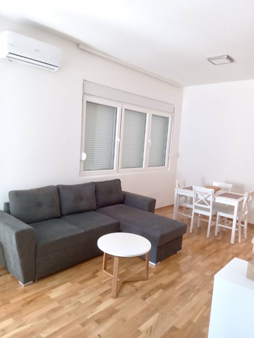 Iznajmljujem Stan-Apartman, Zagorič