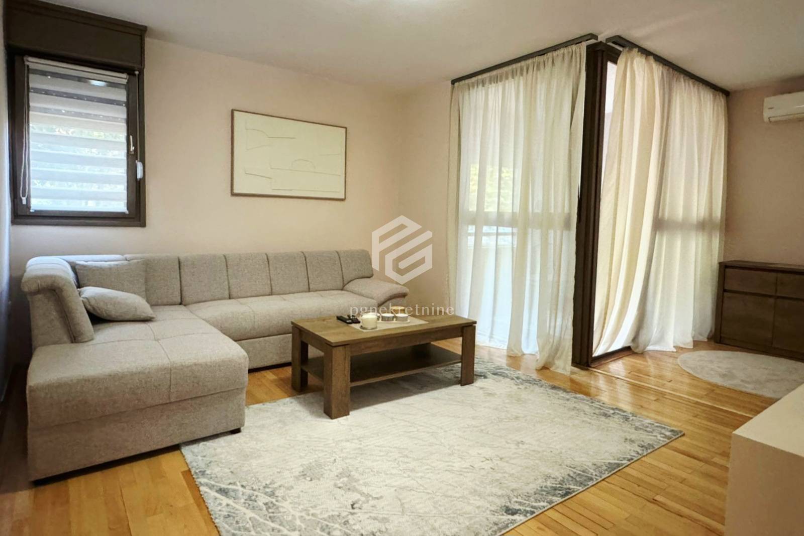 Dvosoban stan 85m2, Blok 5 – Podgorica
