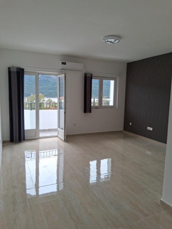 Квартира в Kumbor, 44 m²