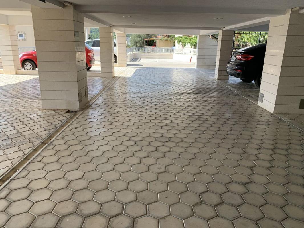 Commercial property in Petrovac, 14 m²