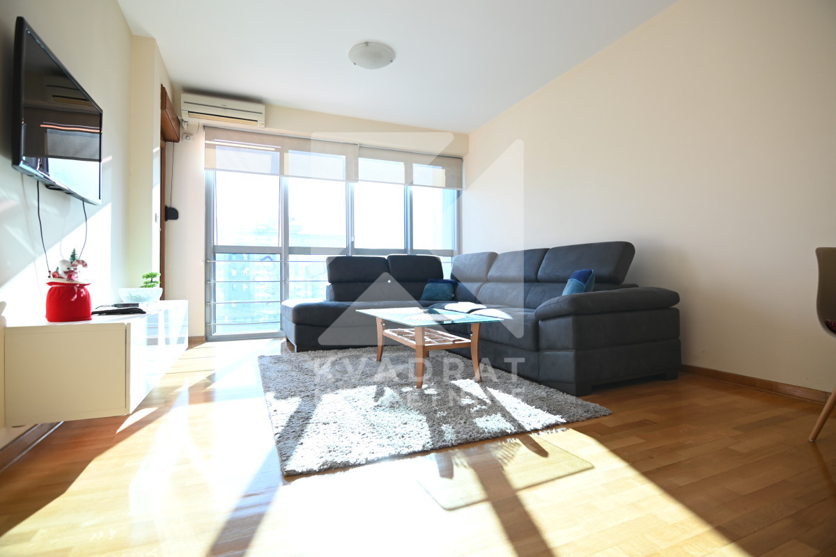 Izdavanje, Dvosoban stan, Podgorica, Preko Morače, 85m2