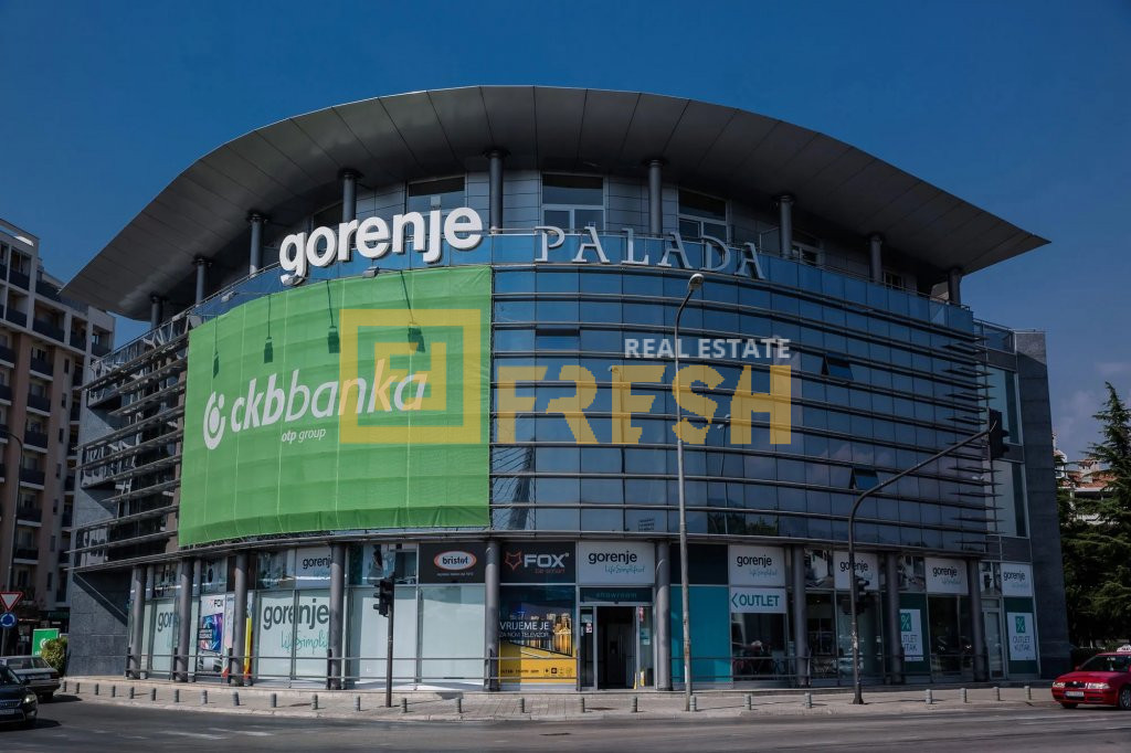 Poslovni prostor, 160m2, Preko Morače, Izdavanje