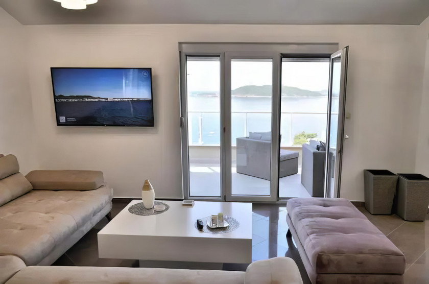 Penthaus 3BR 150 m² | Pogled na more | Garaža | 5 min od plaže | Pržno