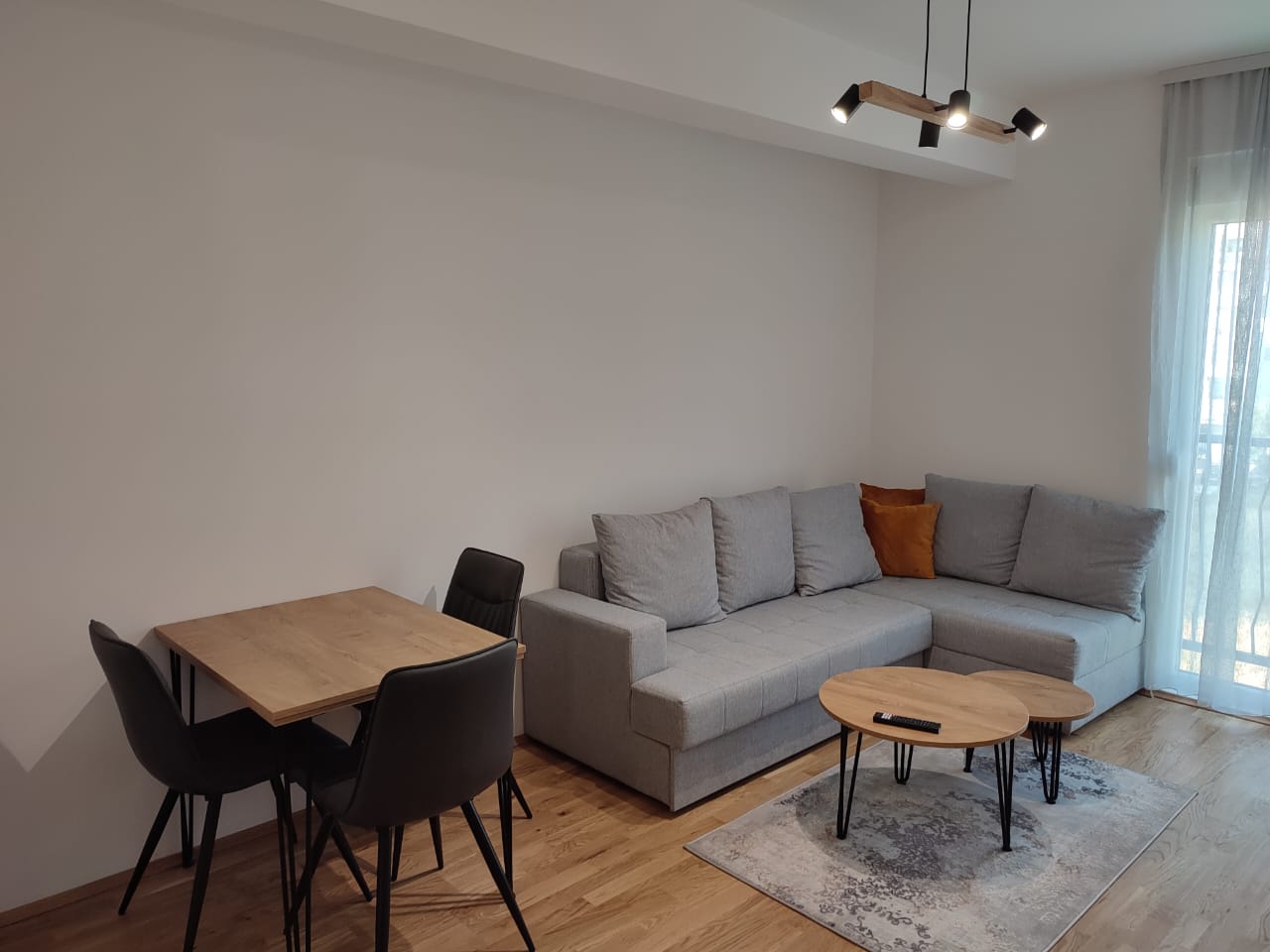 One-Bedroom Apartment for Rent – Stari Aerodrom, 36m²