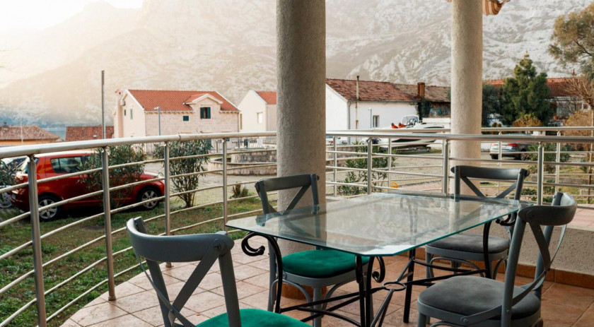 Apartment in a complex with a swimming pool, Risan