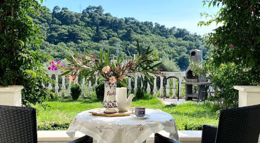 Cozy one-bedroom apartment in a resort village, Petrovac