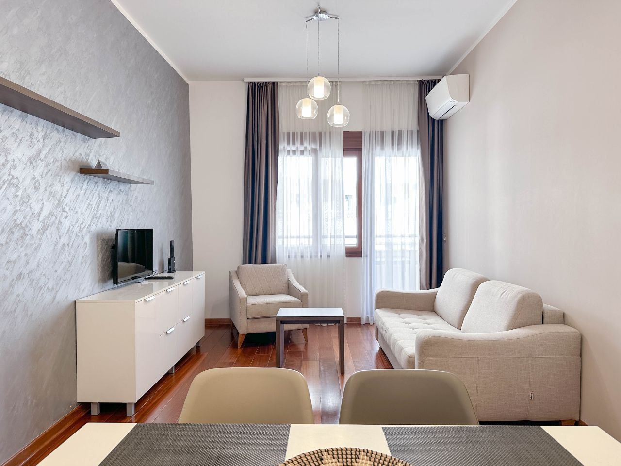 Iznajmljujem Stan-Apartman, Bečići