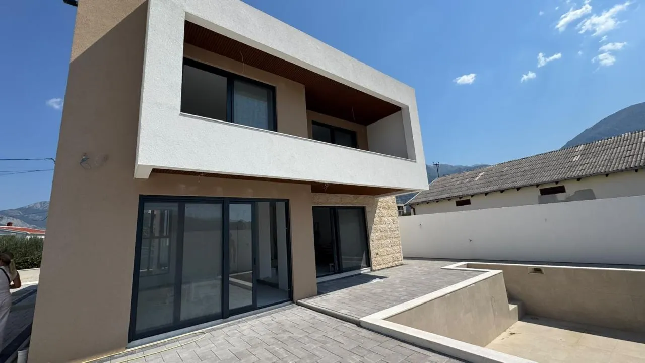 House in Polje, 280 m²