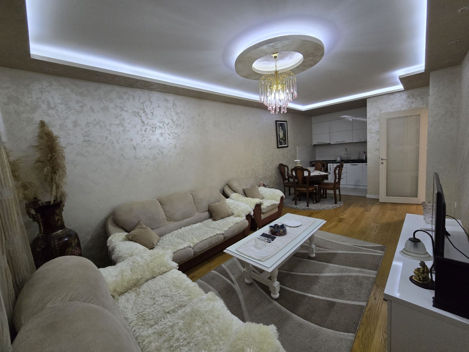 Furnished One-Bedroom Apartment for Rent – Central Point