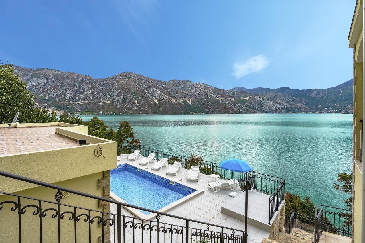 Villa with 6 bedrooms and panoramic sea and mountain views