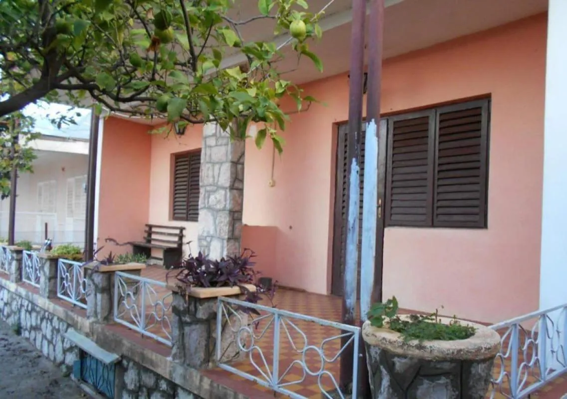 Apartment in Sutomore, 94 m²