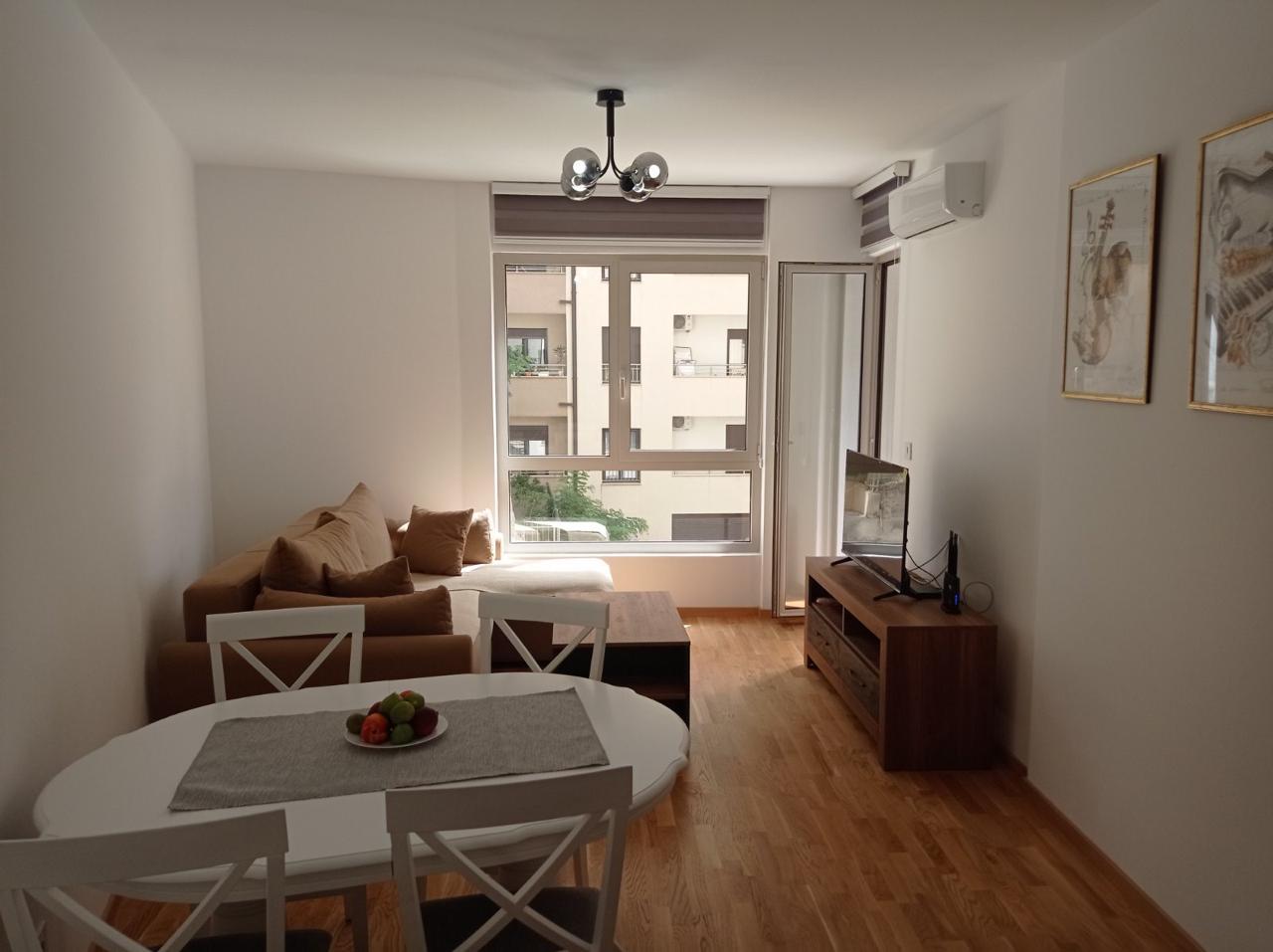 Iznajmljujem Stan-Apartman, Bečići