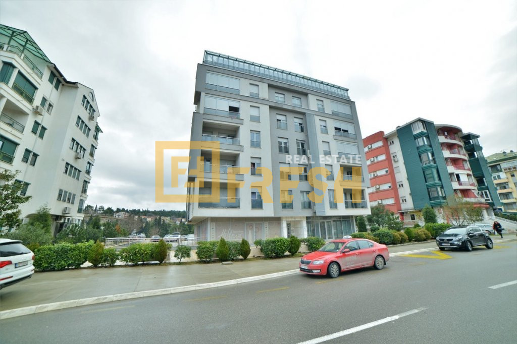 Poslovni prostor, 160m2, Obala Morače, Izdavanje