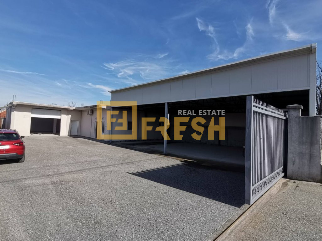 Magacin, 410m2, Golubovci, Prodaja