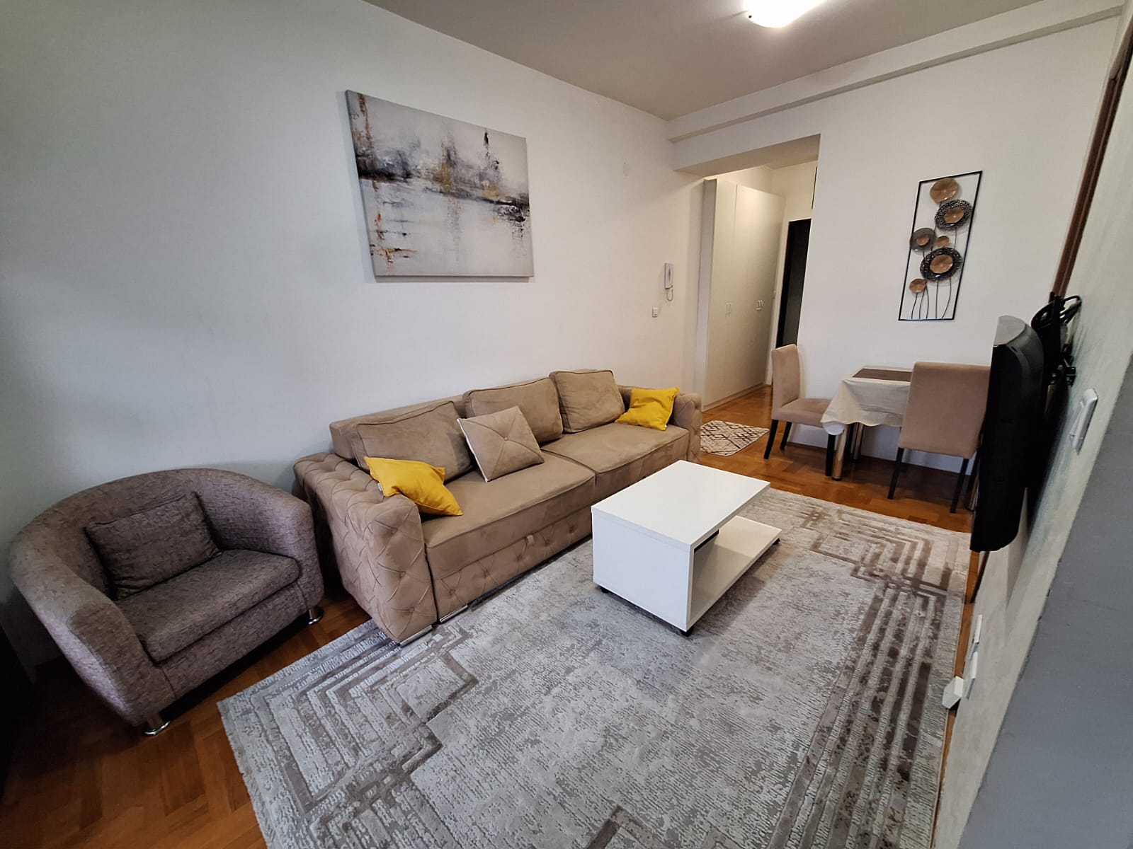 One Bedroom Apartment For Rent,35m2,City Kvart,Podgorıca