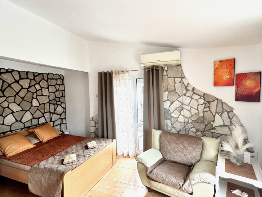 House For Sale, Dobre Vode