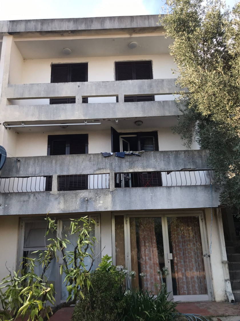 Iznajmljujem Kuću, Bečići