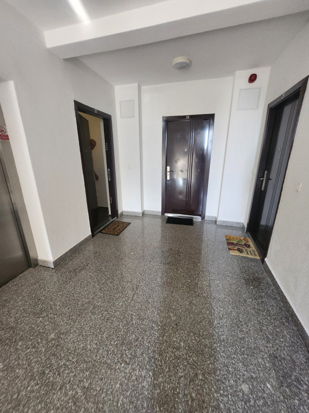 Apartment For Sale, Bar