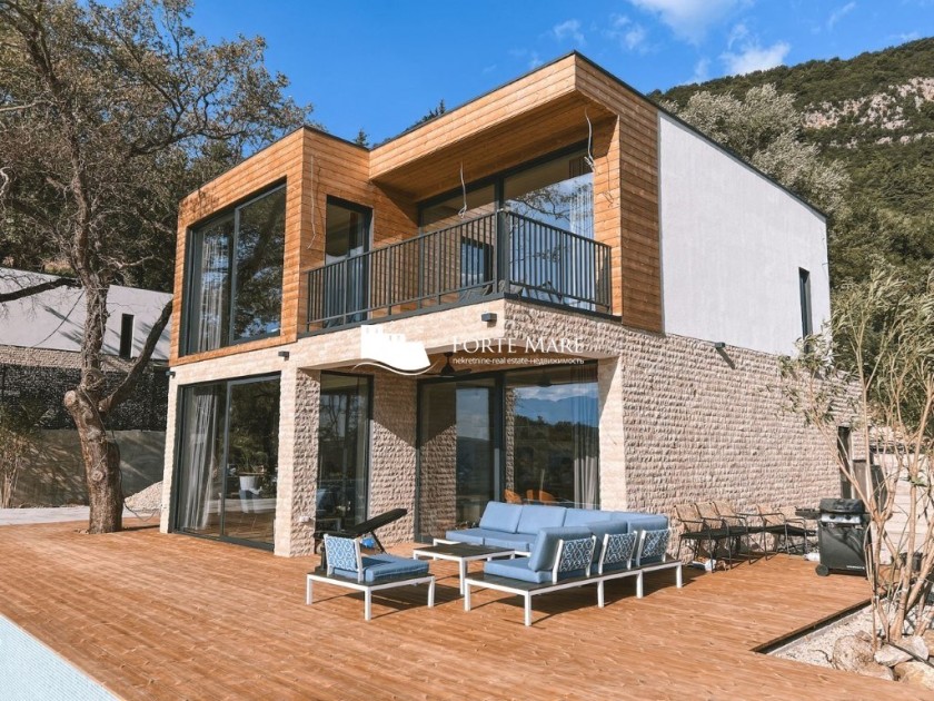 House For Sale, Tivat