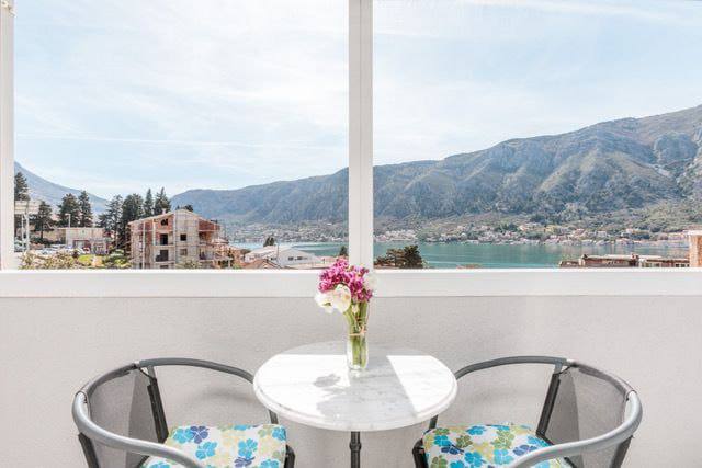 Apartment for rent, Dobrota