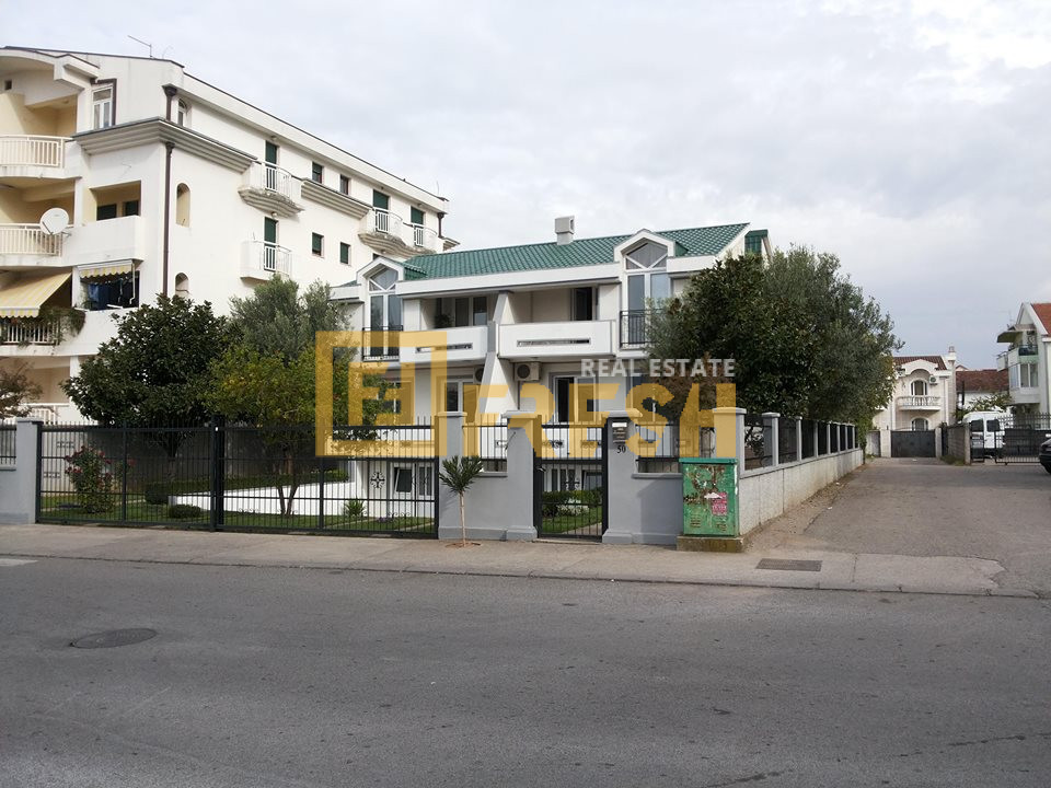 Kuća, 350m2, Stari Aerodrom, Prodaja