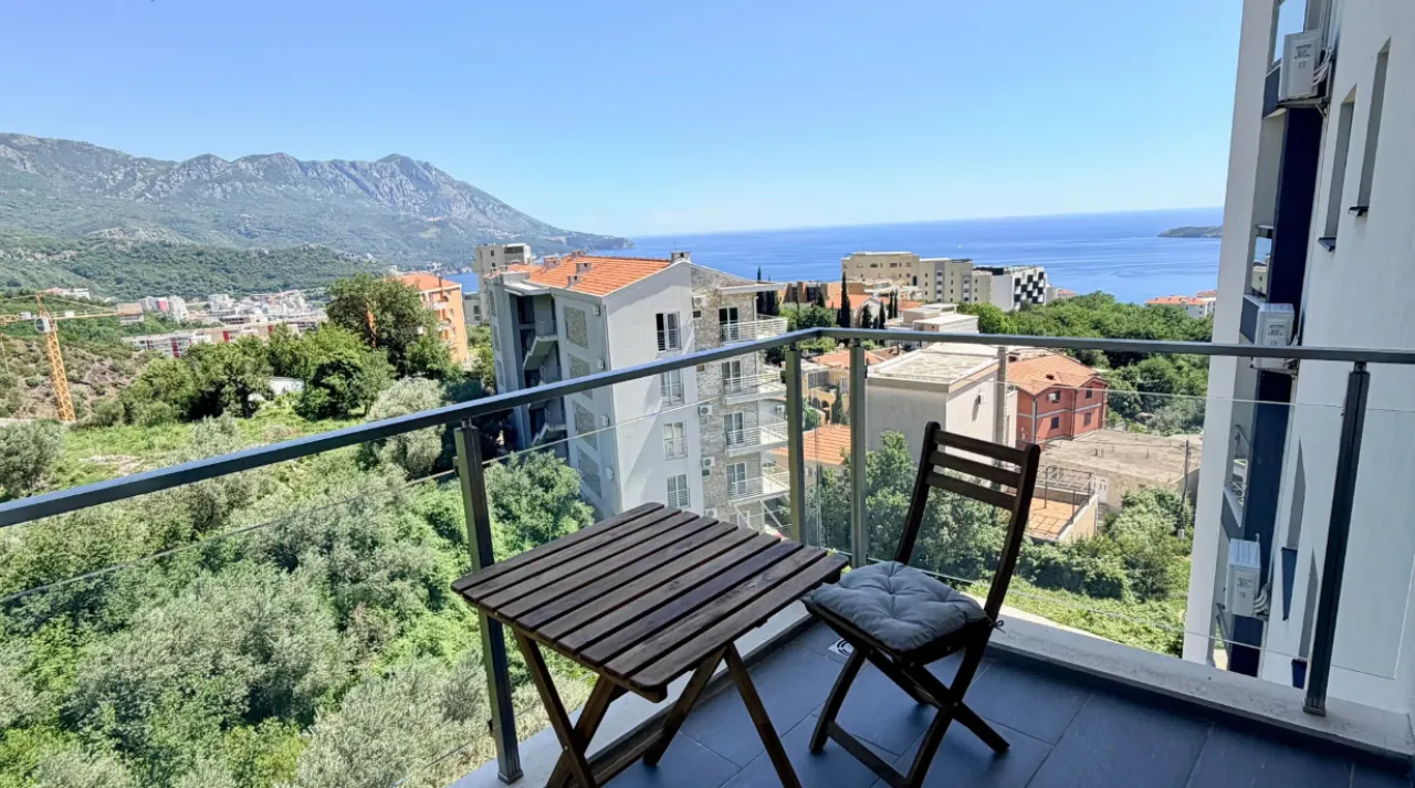 Apartment in Becici, 52 m²