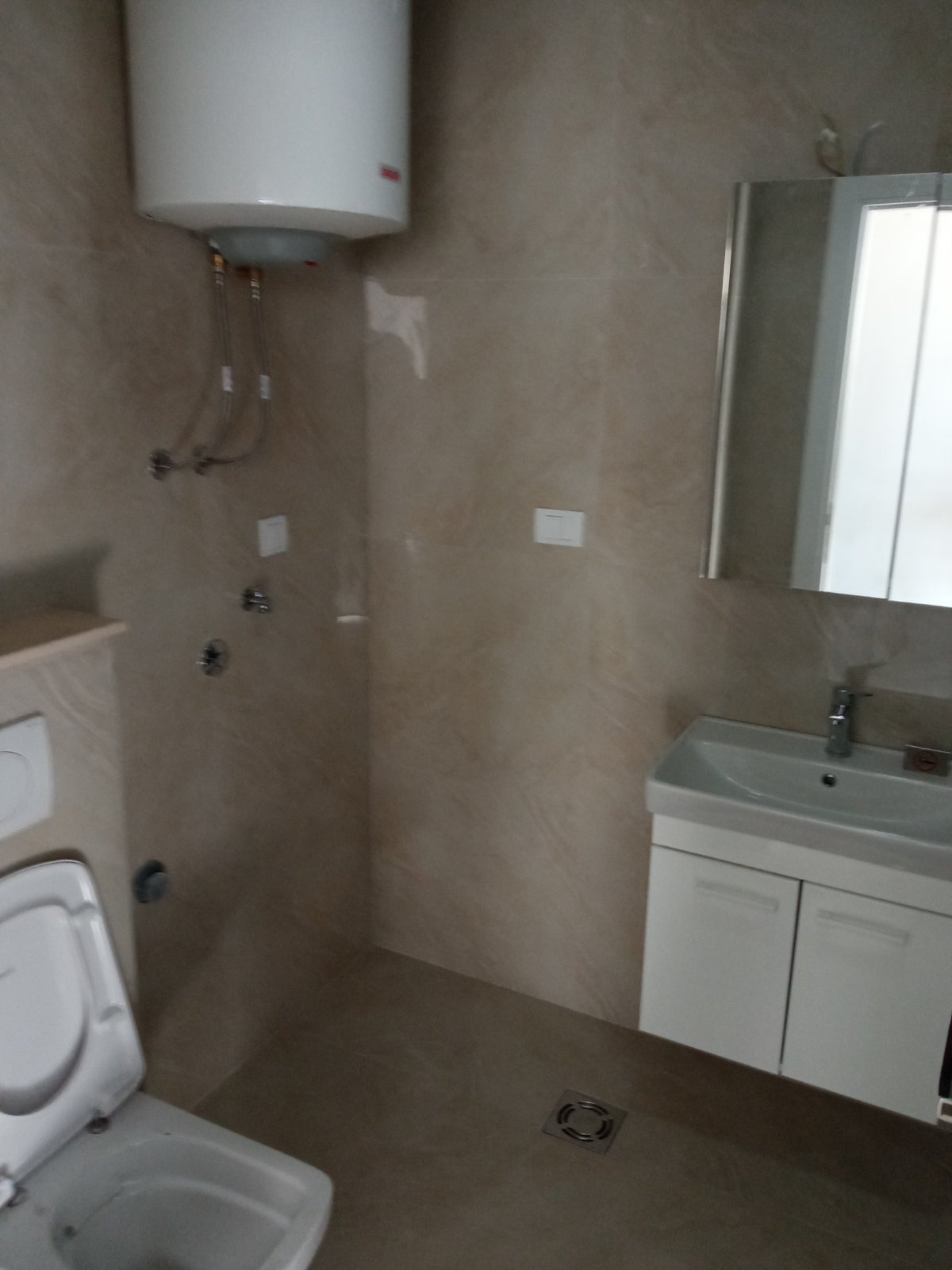 Apartment For Sale, Bar