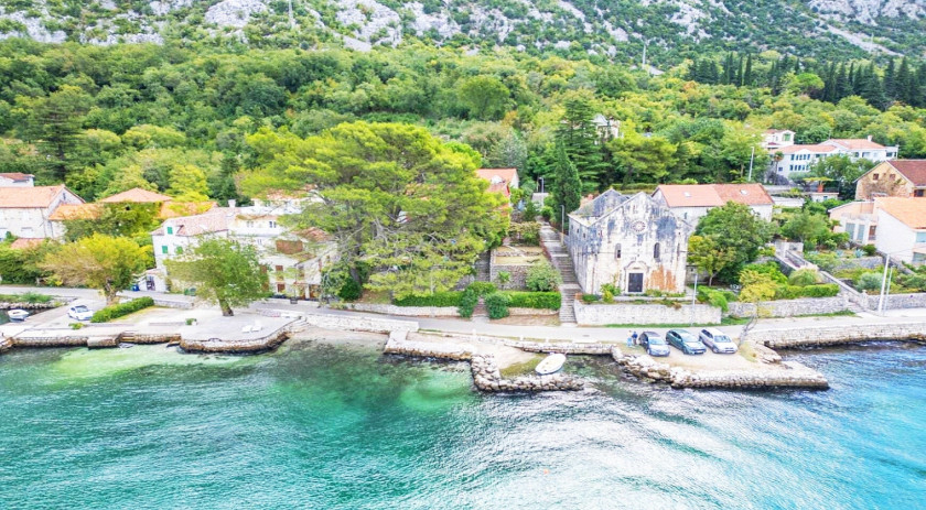 An old stone house on the first line, Dobrota