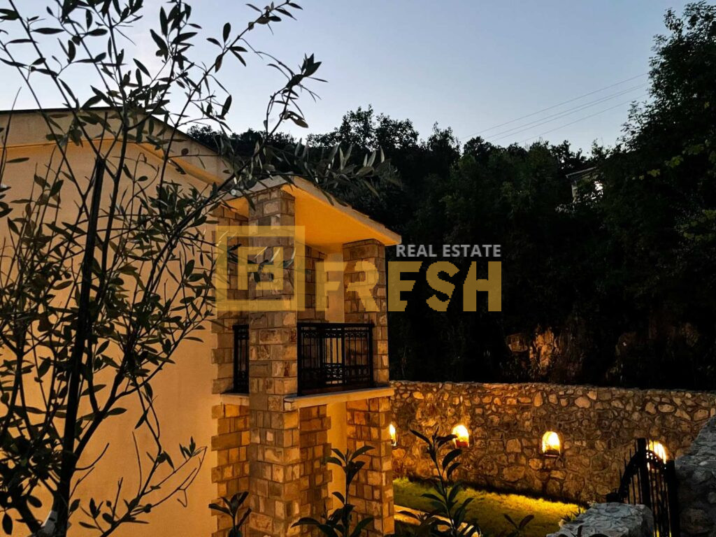 Дом на продажу, Cetinje — €220,000