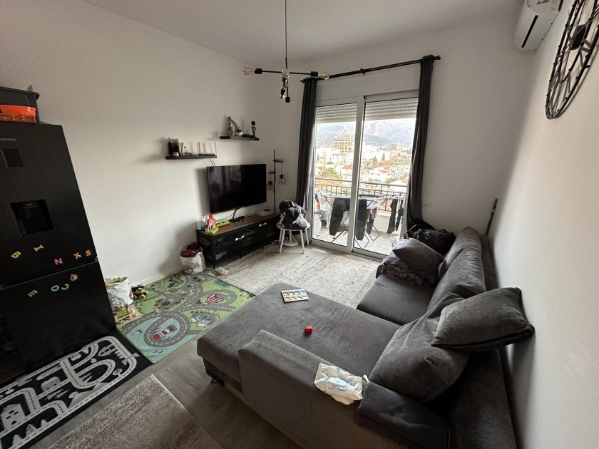 Apartment For Sale, Bar