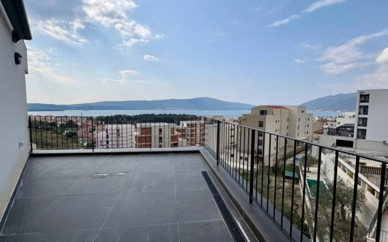 Apartment in Mazhina, 72 m²