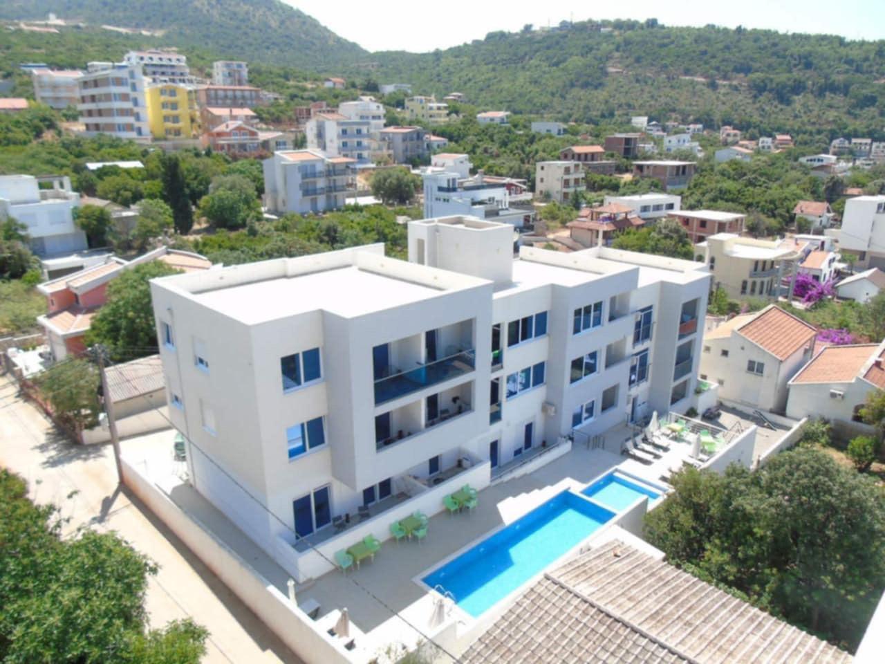 Stambena zgrada  – 300 m od mora, Bar