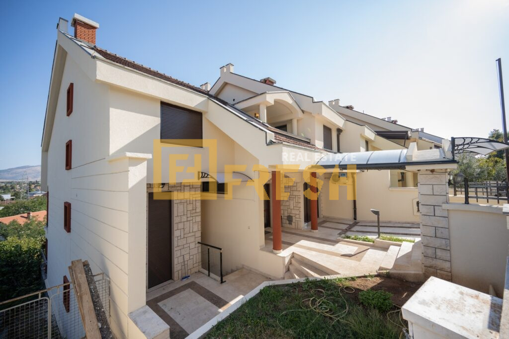 Lux kuća, 260m2, Gorica C, Izdavanje