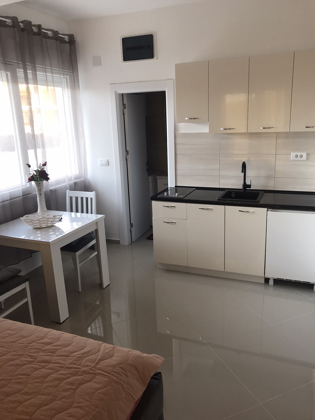 is renting an apartment short term