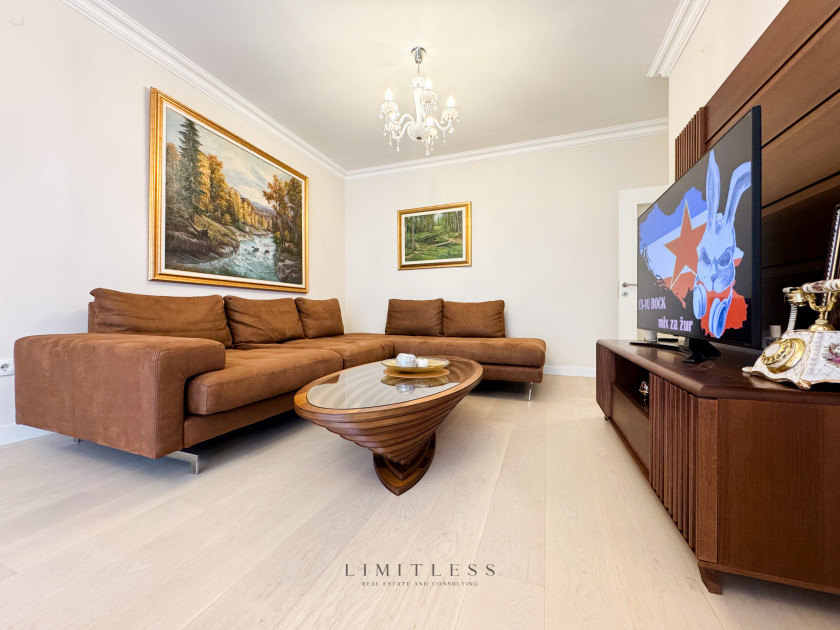 Iznajmljujem Stan-Apartman, Momišići