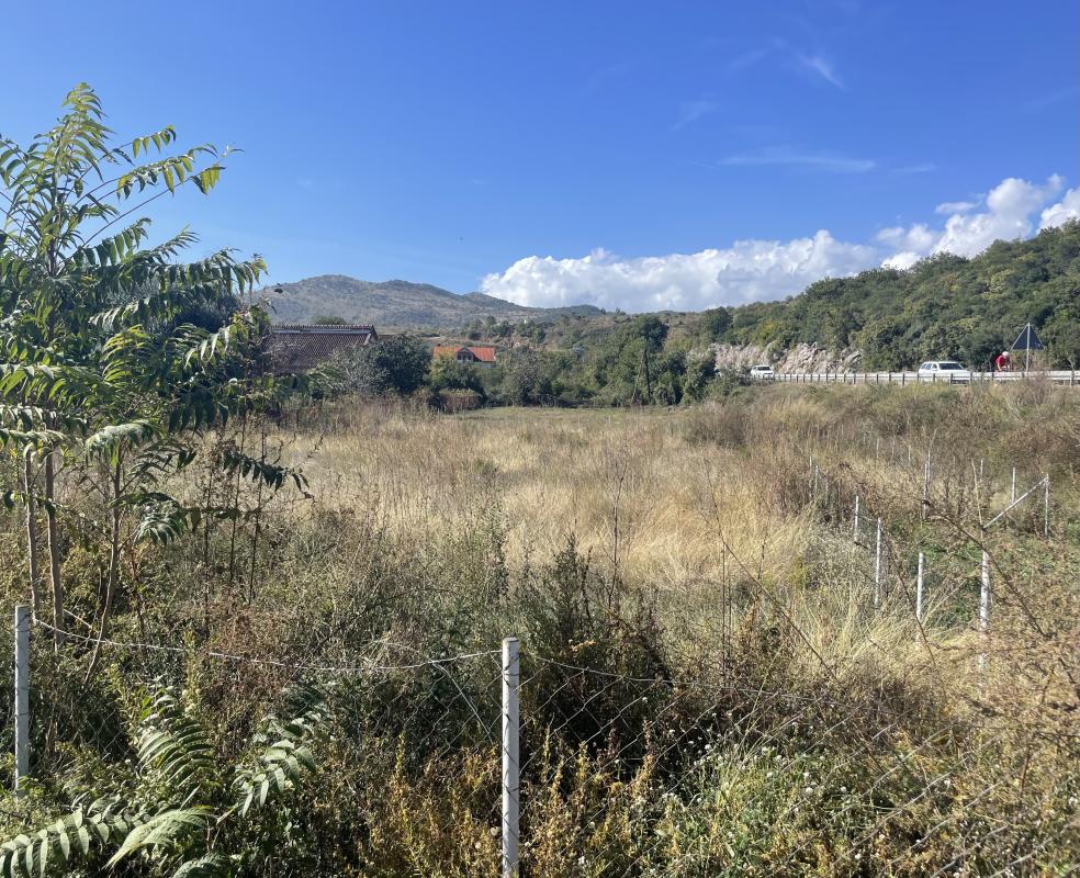 Land plot in Farmaci, 1100 m²