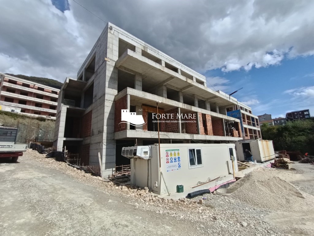Prodajem Stan-Apartman, Tivat