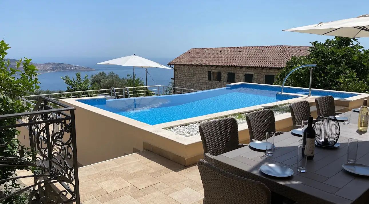 House for Sale, Bar — €420,000