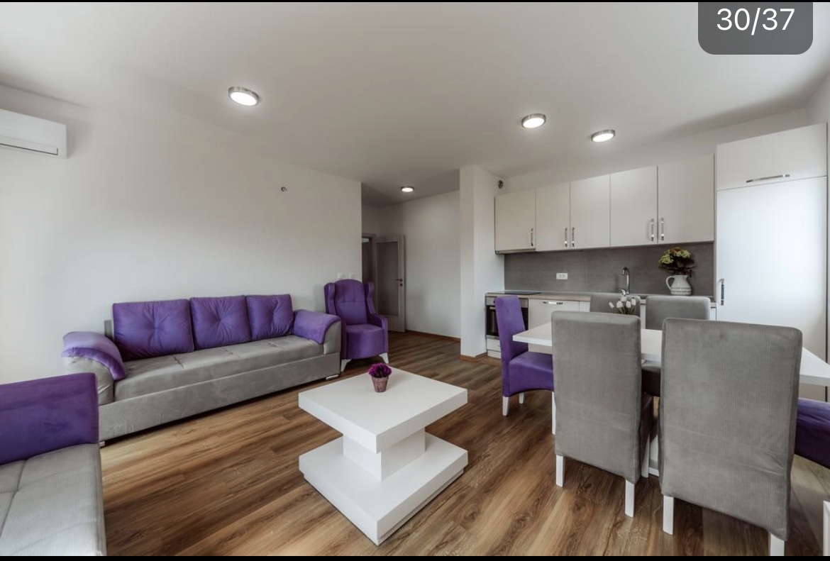 Apartment for Sale, Bar
