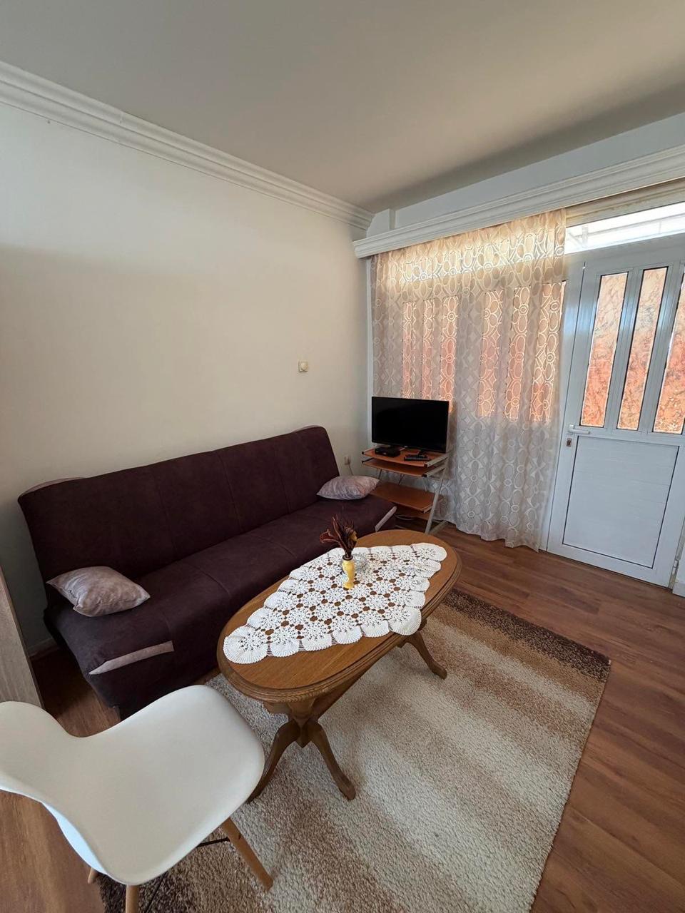 Iznajmljujem Stan-Apartman 40m2, Stari Aerodrom
